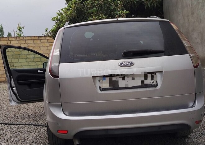 Ford Focus-11