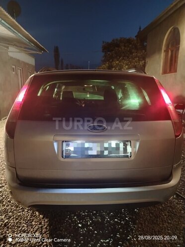 Ford Focus-13
