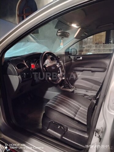 Ford Focus-14