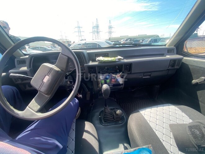 Mitsubishi L200-10