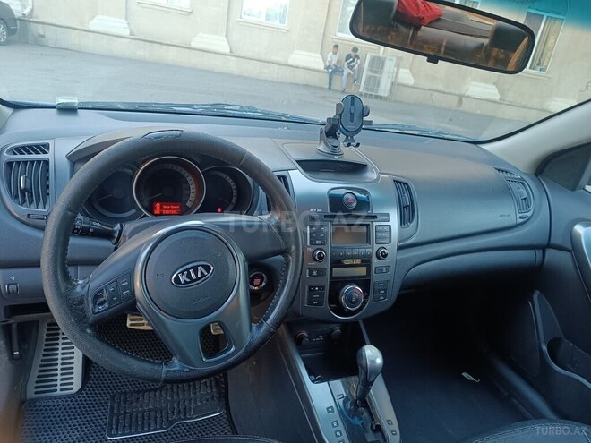 Kia Cerato-8