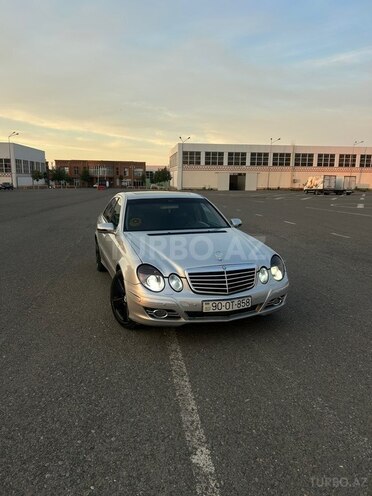 Mercedes E 220-1