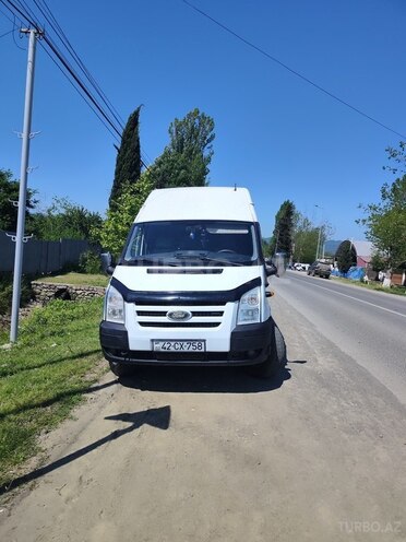 Ford Transit-1