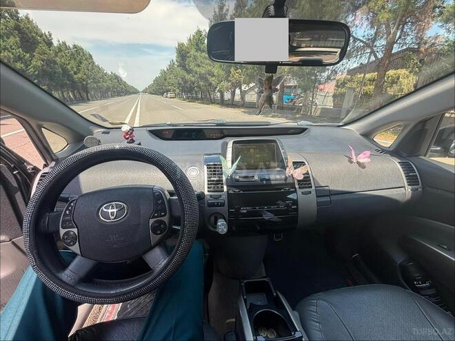 Toyota Prius-4