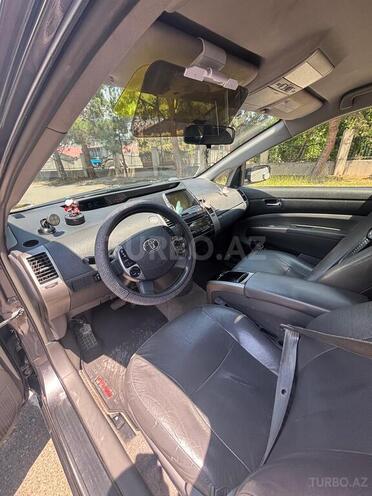 Toyota Prius-3