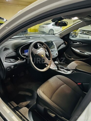 Chevrolet Malibu-9