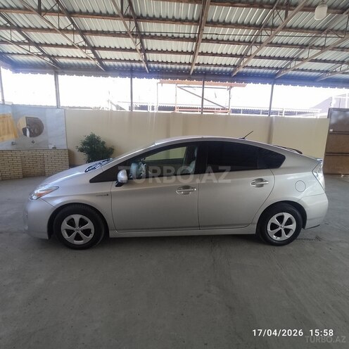 Toyota Prius-2