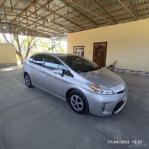 Toyota Prius-6