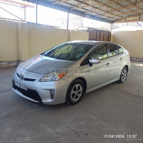 Toyota Prius-7