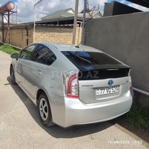 Toyota Prius-8