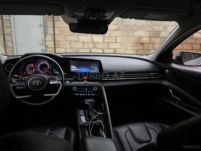 Hyundai Elantra-3
