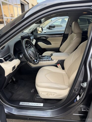 Toyota Highlander-11