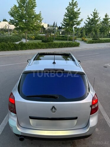 Renault Laguna-7