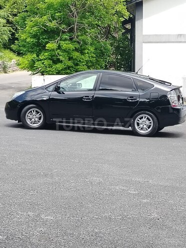 Toyota Prius-5