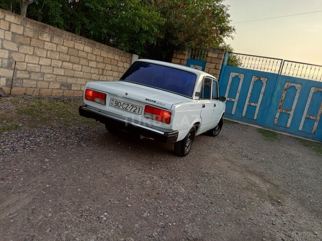 LADA (VAZ) 2107-2
