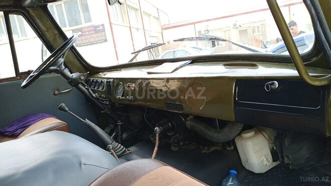 UAZ 3303-8