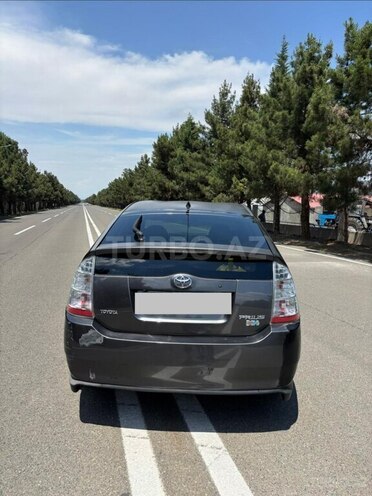 Toyota Prius-10