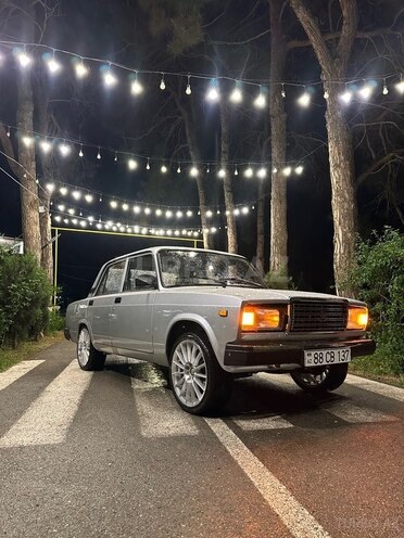 LADA (VAZ) 2107-1