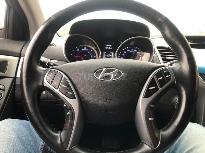 Hyundai Avante-15