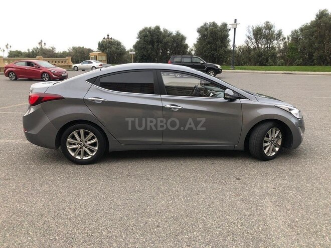 Hyundai Avante-11