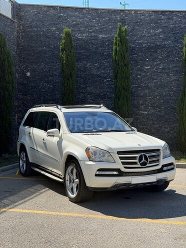 Mercedes GL 550 4MATIC-1