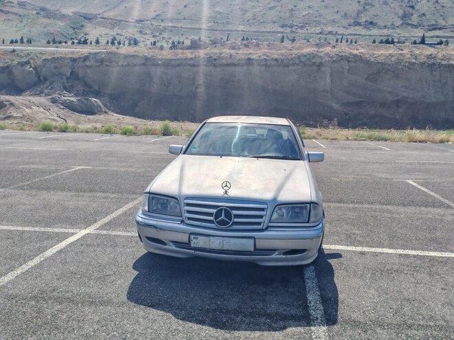 Mercedes C 240-1
