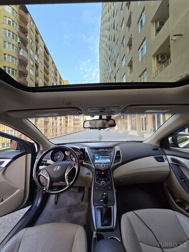 Hyundai Elantra-2