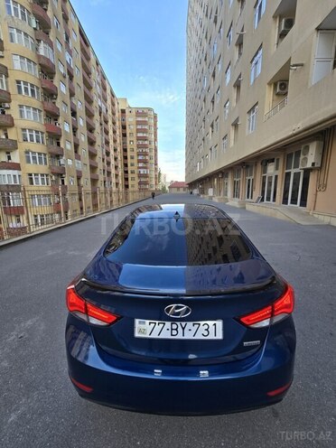 Hyundai Elantra-3
