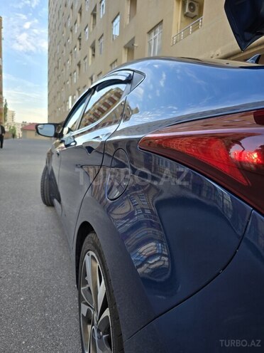 Hyundai Elantra-6