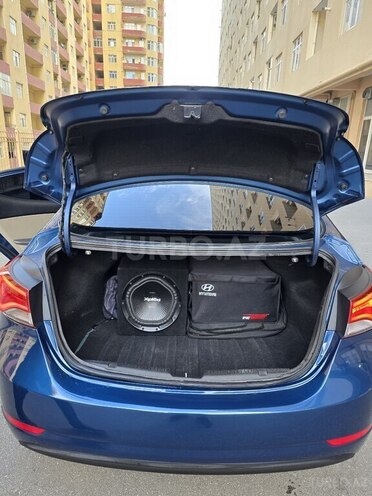 Hyundai Elantra-8