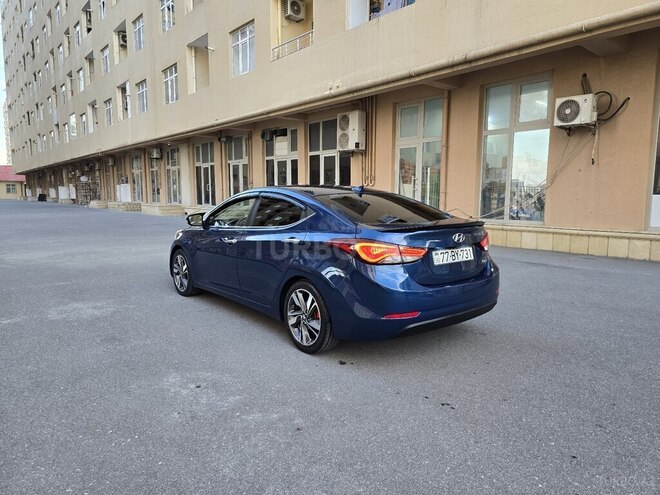 Hyundai Elantra-18