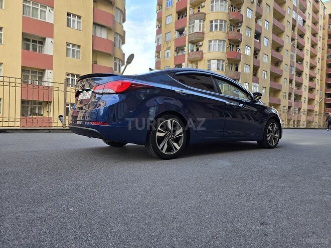 Hyundai Elantra-17