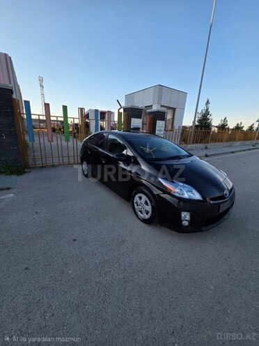 Toyota Prius-12
