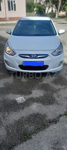 Hyundai Accent-1