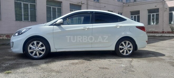 Hyundai Accent-5