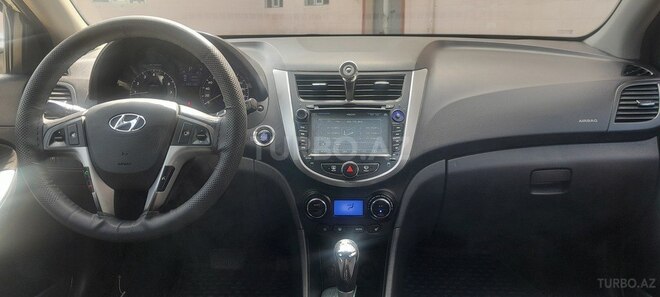 Hyundai Accent-9