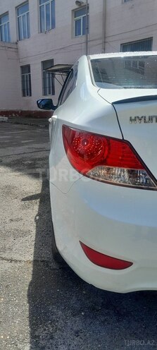 Hyundai Accent-8