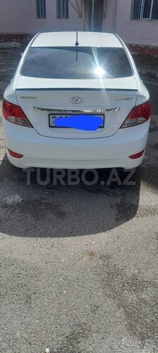 Hyundai Accent-4