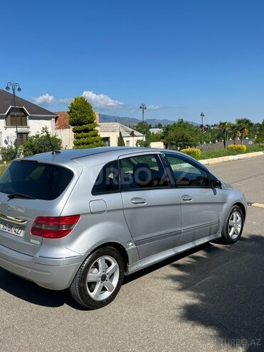 Mercedes B 170-9