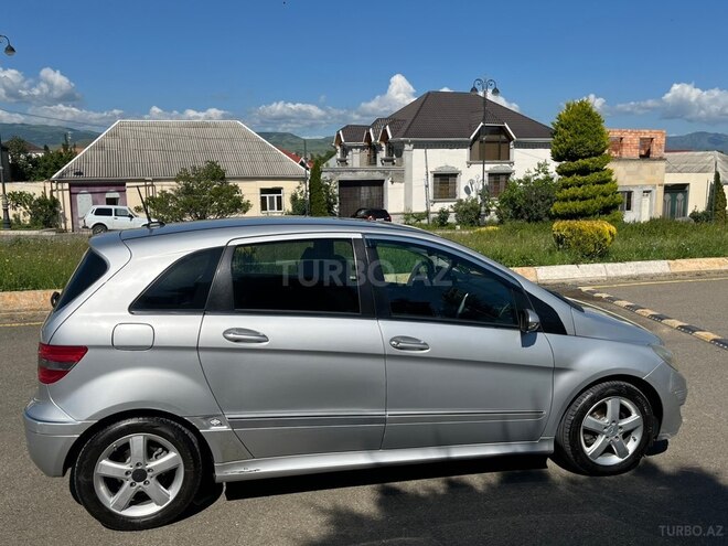 Mercedes B 170-8