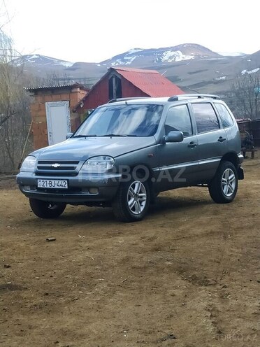 Chevrolet Niva-4