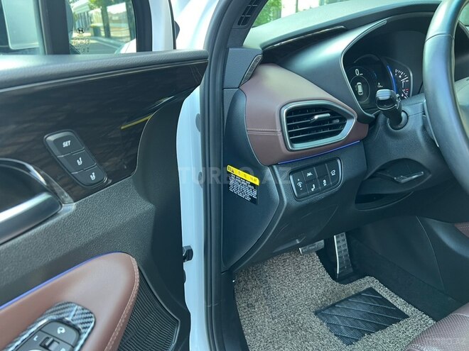 Hyundai Santa Fe-10