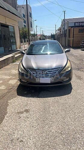 Hyundai Sonata-1