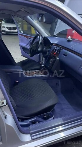 Mercedes E 240-7