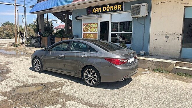 Hyundai Sonata-4
