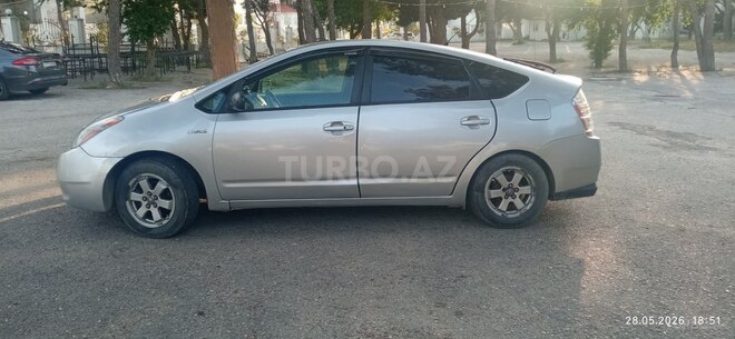 Toyota Prius-5