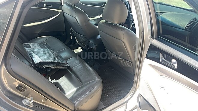 Hyundai Sonata-11