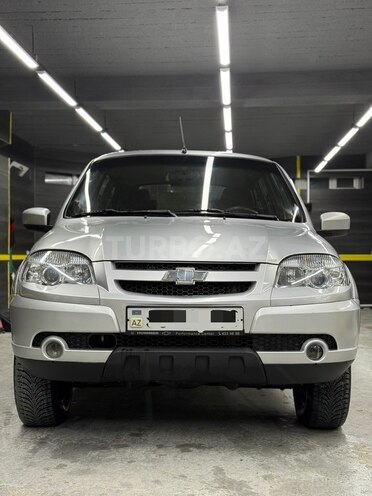Chevrolet Niva-1