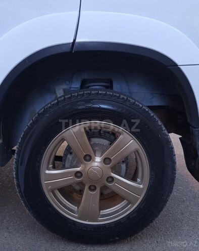 Chevrolet Niva-5