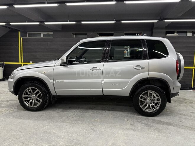 Chevrolet Niva-9